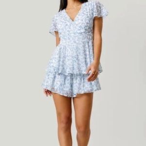 Blue Rain Floral Tiered Skirt Romper Women's Medium. Francesca’s